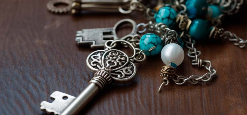 How to Style Your Keychain Necklace