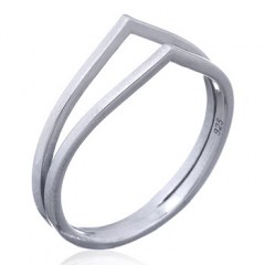 Double Pointed Band 925 Silver Ring by BeYindi