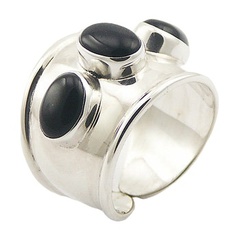 Oval Cut Black Agate Gemstone Tapering 925 Silver Ring by BeYindi
