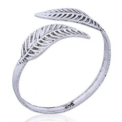 Antiqued 925 Silver Toe Ring Softly Curved Leaves by BeYindi