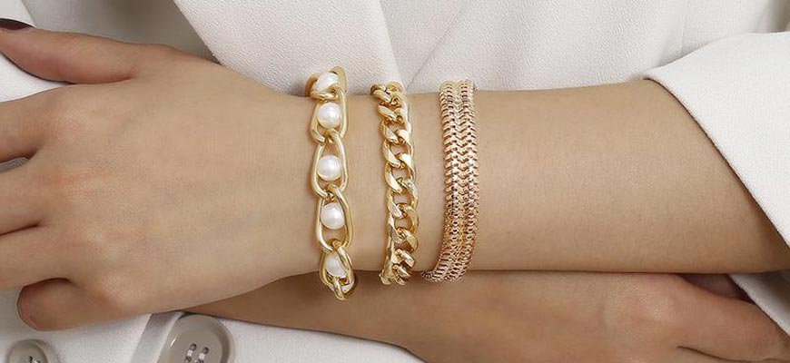 pearl gold bracelet